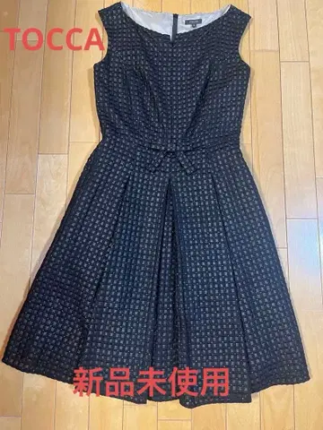 TOCCA 슬리브리스 무릎 기장 원피스 2