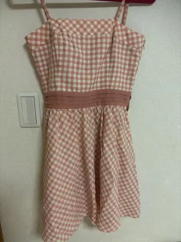 세실 맥비 핑크 깅엄 체크 슬리브리스 미니 원피스