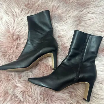 블랙 가죽 스틸레토 부츠
