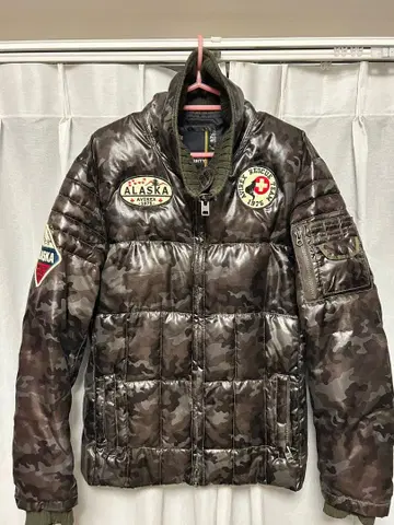 AVIREX VARSITY 다운 자켓 M 카모 패턴