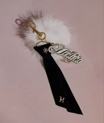 herlipto Winter Dream Bag Charm ivory