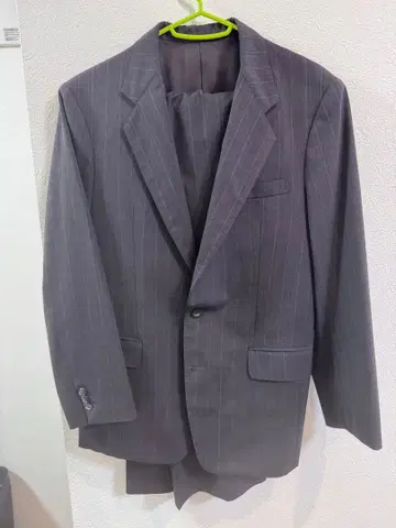 이탈리아 테일러 차콜 스트라이프 비즈니스 정장