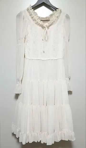 Juliette et Justine 긴팔 쉬폰 원피스 (미색)