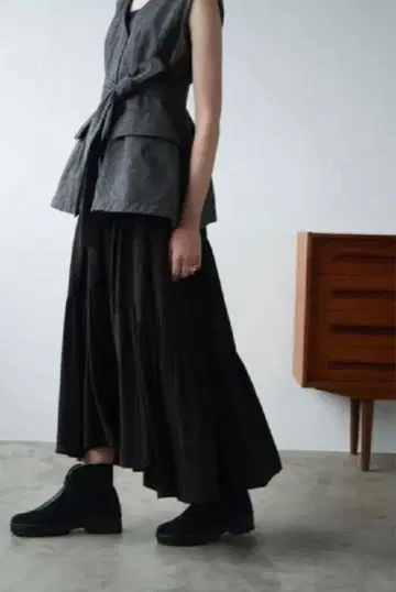 CLANE CURVE LINE TIERED SKIRT