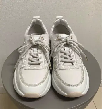 +diana 스터드 대드 스니커즈 아이보리