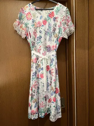 Super Beauty 꽃무늬 반팔 원피스 무릎 기장 42