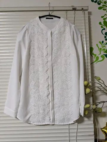 어반 리서치 ROSSO 화이트 레이스 셔츠