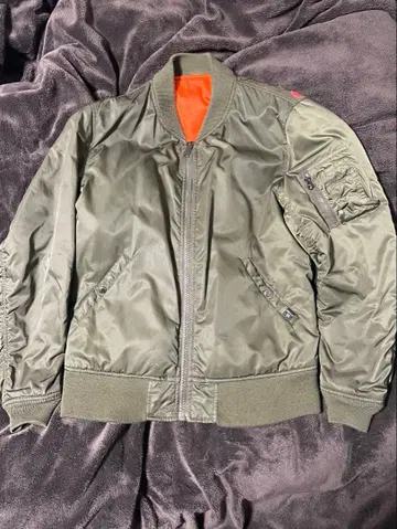 AVIREX 글렌 거울 35주년 기념 모델