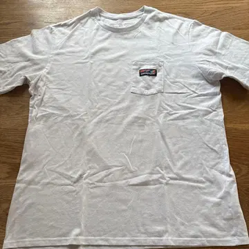 patagonia 화이트 T셔츠 L 사이즈