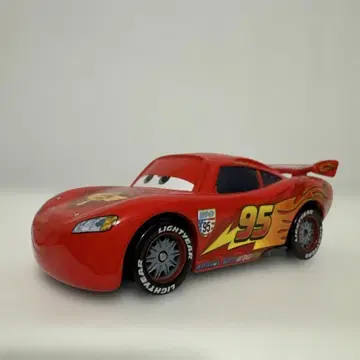 카즈 마텔 맥퀸