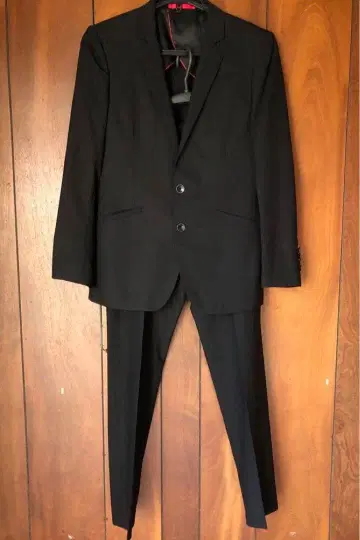 새상품급 RESPECTNERO 셋업 수트 블랙 스트라이프 A4 실크 혼방