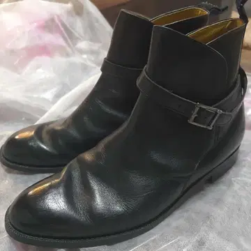 REGAL 블랙 가죽 앵클부츠 버클 포함