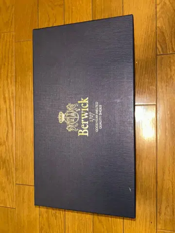 Berwick 블랙 뮬 로퍼