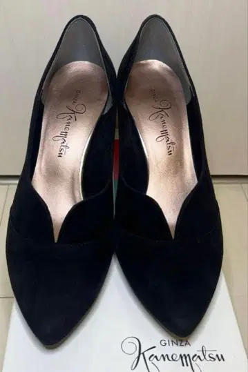 카네마츠 블랙 스웨이드 스틸레토 하이힐