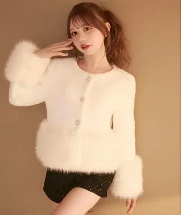 TITTY&CO. 퍼 포함 코트