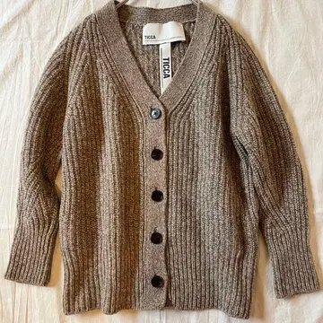 새상품급 TICCA 티카 베이지 V넥 가디건
