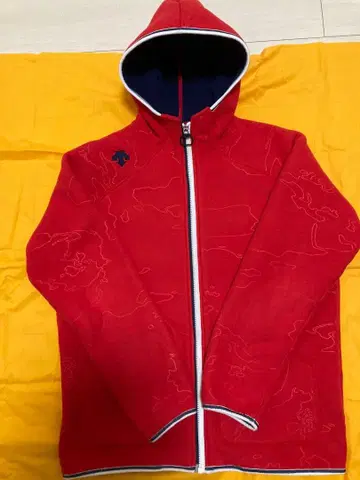 데상트 DESCENTE 빨간색 플리스 자켓 사이즈 M 남성용