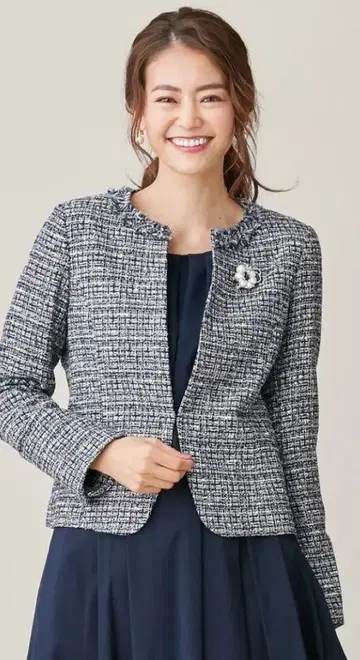 쿠미쿄쿠 라메루프모르 트위드 칼라리스 자켓 네이비 새상품급