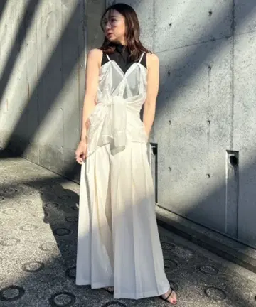 [ 새상품급 ] 하이웨스트 쓰리턱 플리츠 팬츠 아이보리 0 프레이 아이디