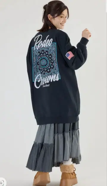 로데오 크라운 반다나 패치 맨투맨 원피스 BLACK 미니 원피스