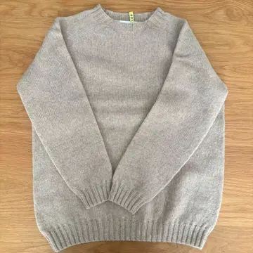 할리 오브 스코틀랜드 크루넥 풀오버 베이지