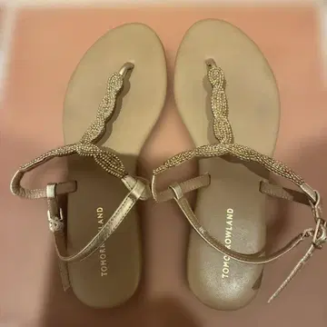 투모로우랜드 플립플랍