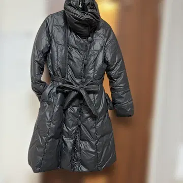 블랙 다운 자켓 후드 부착