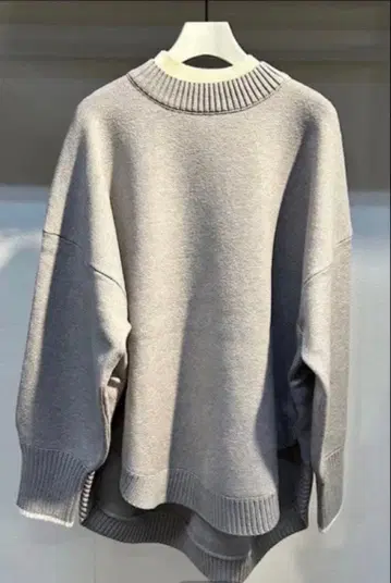 CLOCHE 밑단 라운드 니트