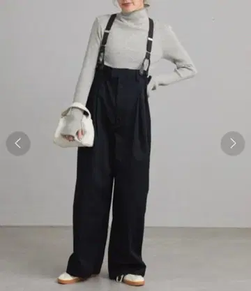 [ 시착만 한 상품 ] Willow 서스펜더 달린 턱 와이드 팬츠 네이비