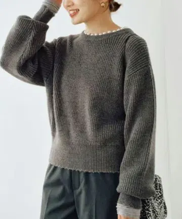 이에나 고급 울아크릴 펄 장식 풀오버 ONE 그레이