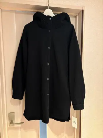 CYAN tokyo 후드 부착 롱 코트 블랙