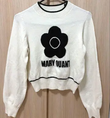 MARY QUANT 플라워 모티브 니트