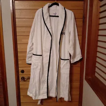 PALLIO 화이트 목욕 가운