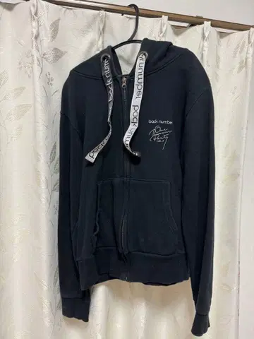 백 넘버 후드티