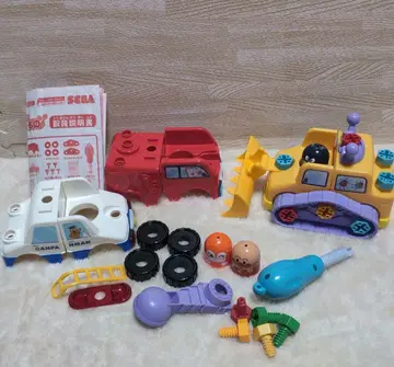 호빵맨 나사나사 체인지 일하는 탈것 세트