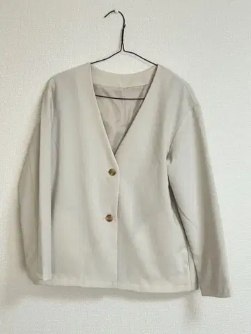 노카라 자켓 아이보리 버튼 포함