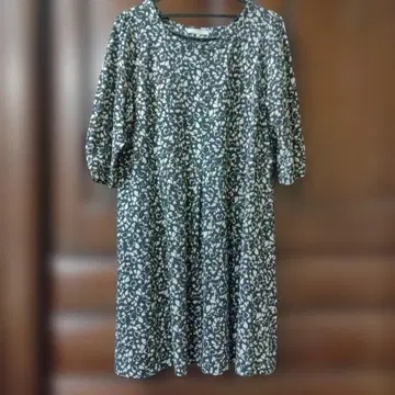 RoseTiara 꽃무늬 7부 소매 플레어 원피스