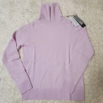 [ 미사용 새상품 ] 캐시미어 터틀넥 스웨터 S 사이즈