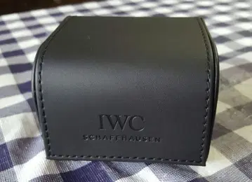 IWC 시계 케이스
