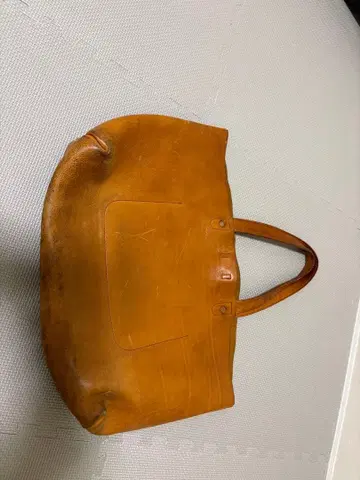 슬로우 빔즈 별주 가죽 토트 블랙헤드 경년 변화 있음