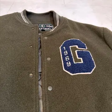 올리브 그린 바시티 자켓 Gap