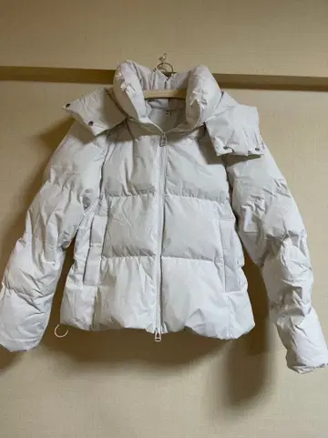 [새상품급] GU 화이트 다운 자켓 S사이즈