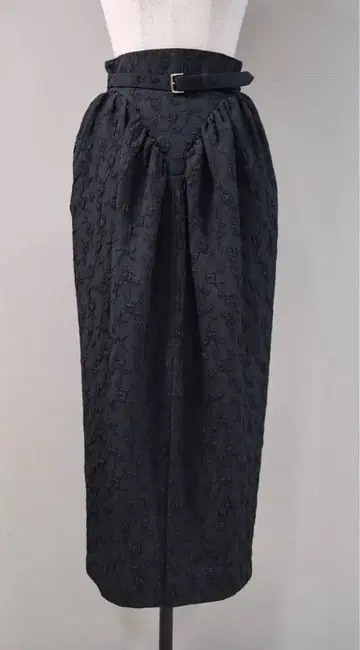 [ FETICO ] Floral jacquard curvy skirt