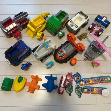 캐릭터 완구 세트 12개입