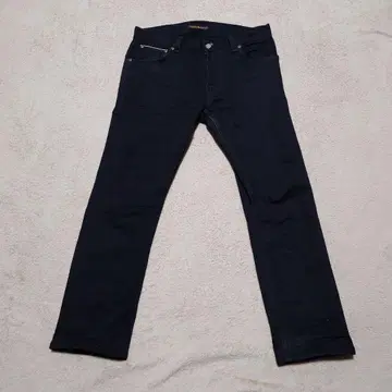 nudiejeans thinfinn dry blkcomf selvage