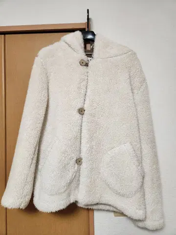 아이보리 복슬복슬 아우터 M 사이즈