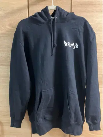 TREASURE BOMB 후디 블랙