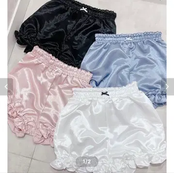 Lillilly 새틴 프릴 숏팬츠 화이트