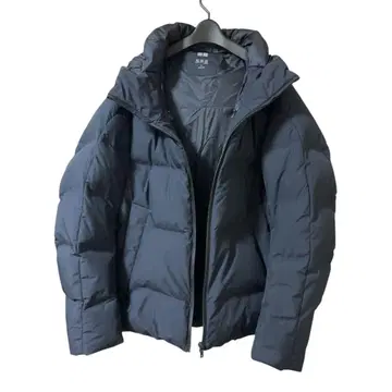 유니클로 심리스 다운 자켓 네이비 남성용 L 사이즈 긴팔 후드