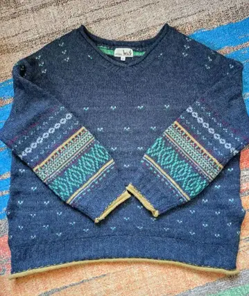 티티카카 니트 스웨터